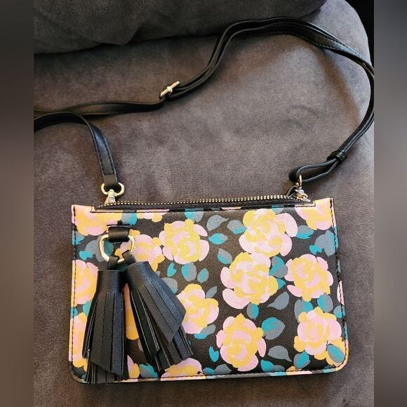 Melie bianco purse floral bag tassel, like new! - Picture 6 of 13